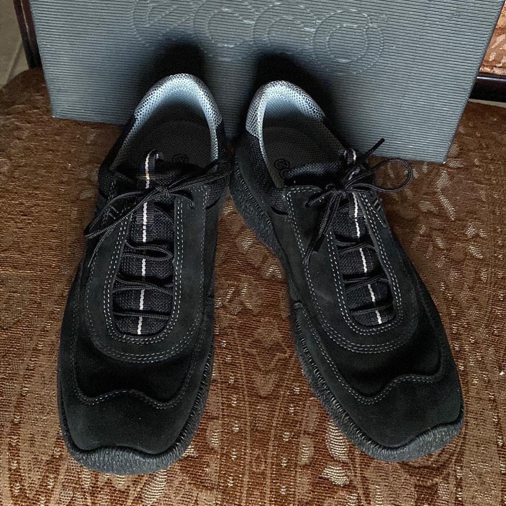 Ecco soft sneaker walking shoes size 8M Euro 38
